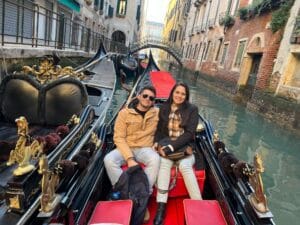 Passeio de gôndola em Veneza